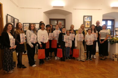 Otvorena izložba radova učenika likovnog natječaja “Zaplešimo”